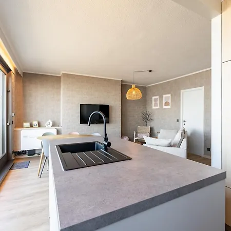 Penthouse By The Sea With Stunning Rooftop Views Lejlighed