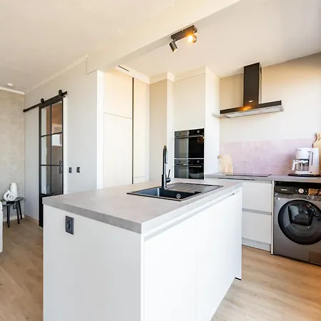 Penthouse By The Sea With Stunning Rooftop Views Lejlighed