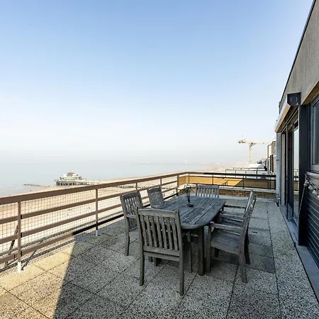 Penthouse By The Sea With Stunning Rooftop Views Διαμέρισμα