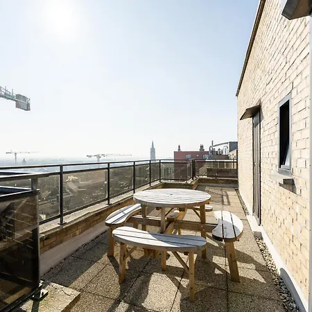 Penthouse By The Sea With Stunning Rooftop Views